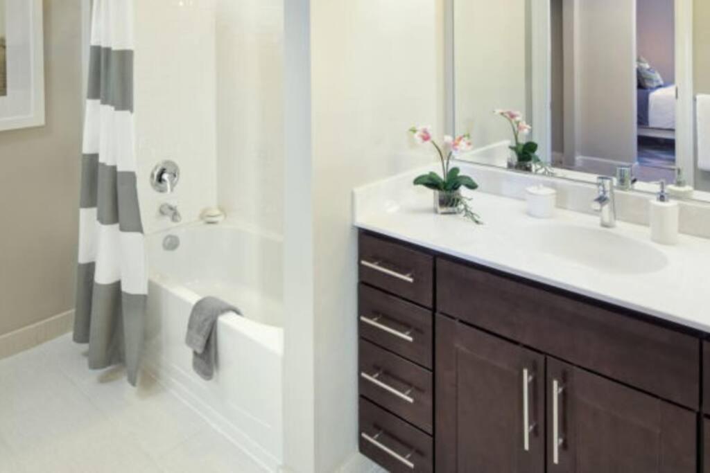 Apartamento Modern, Chic, Great Location *