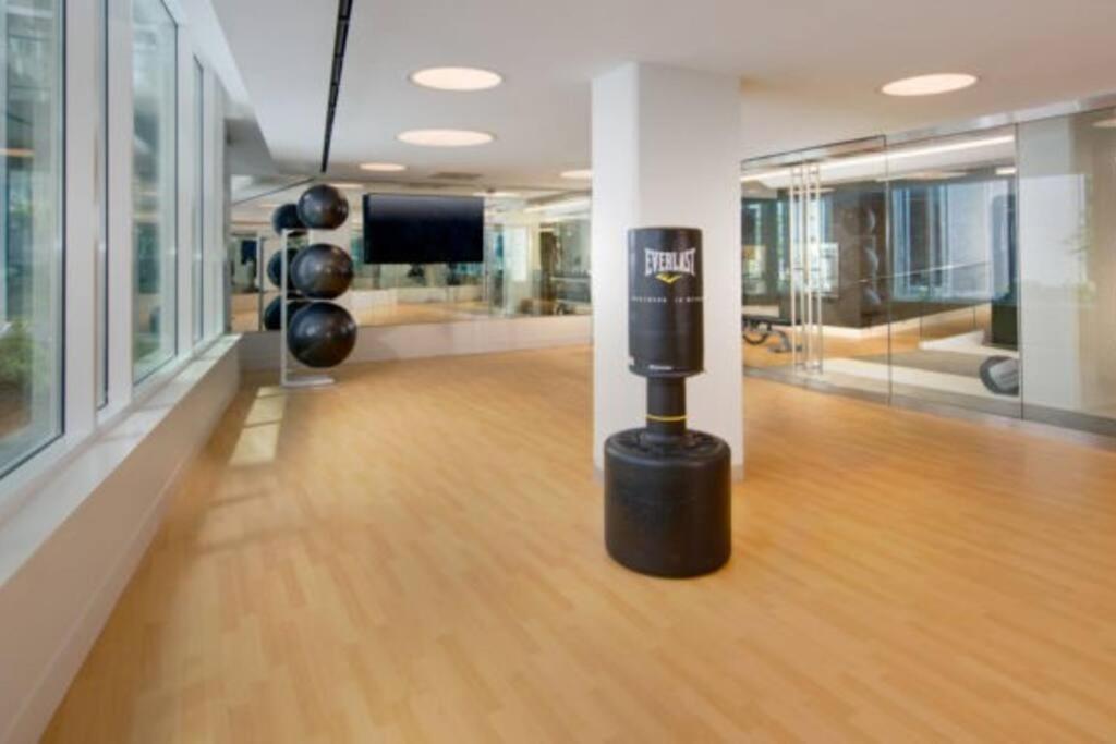 Modern, Chic, Great Location Apartamento *